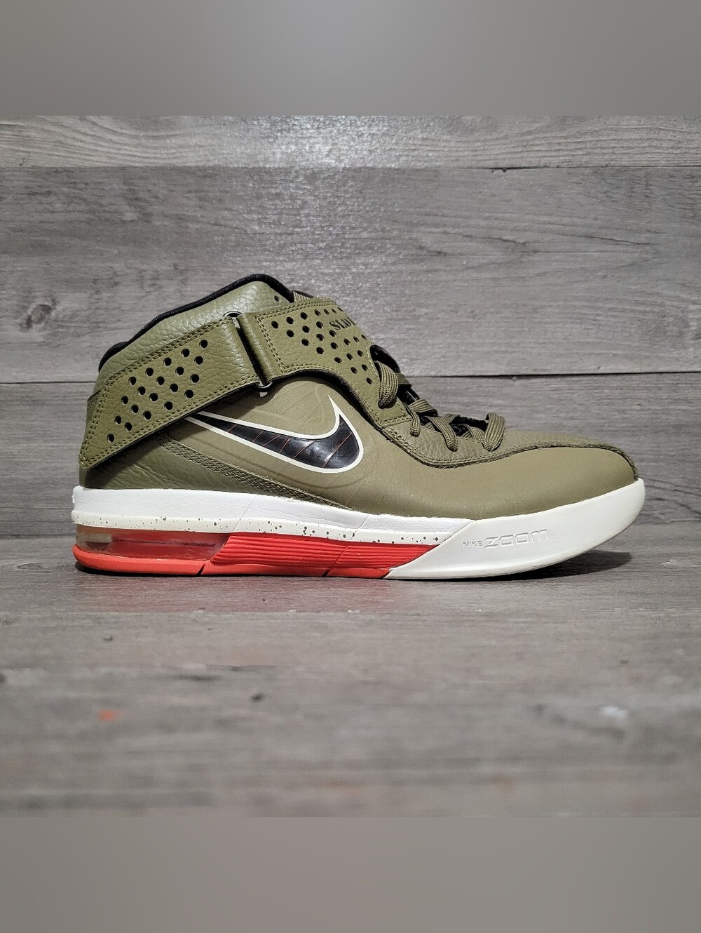 Nike lebron Air Max Soldier V 5 iguana Mens Size 9 Green